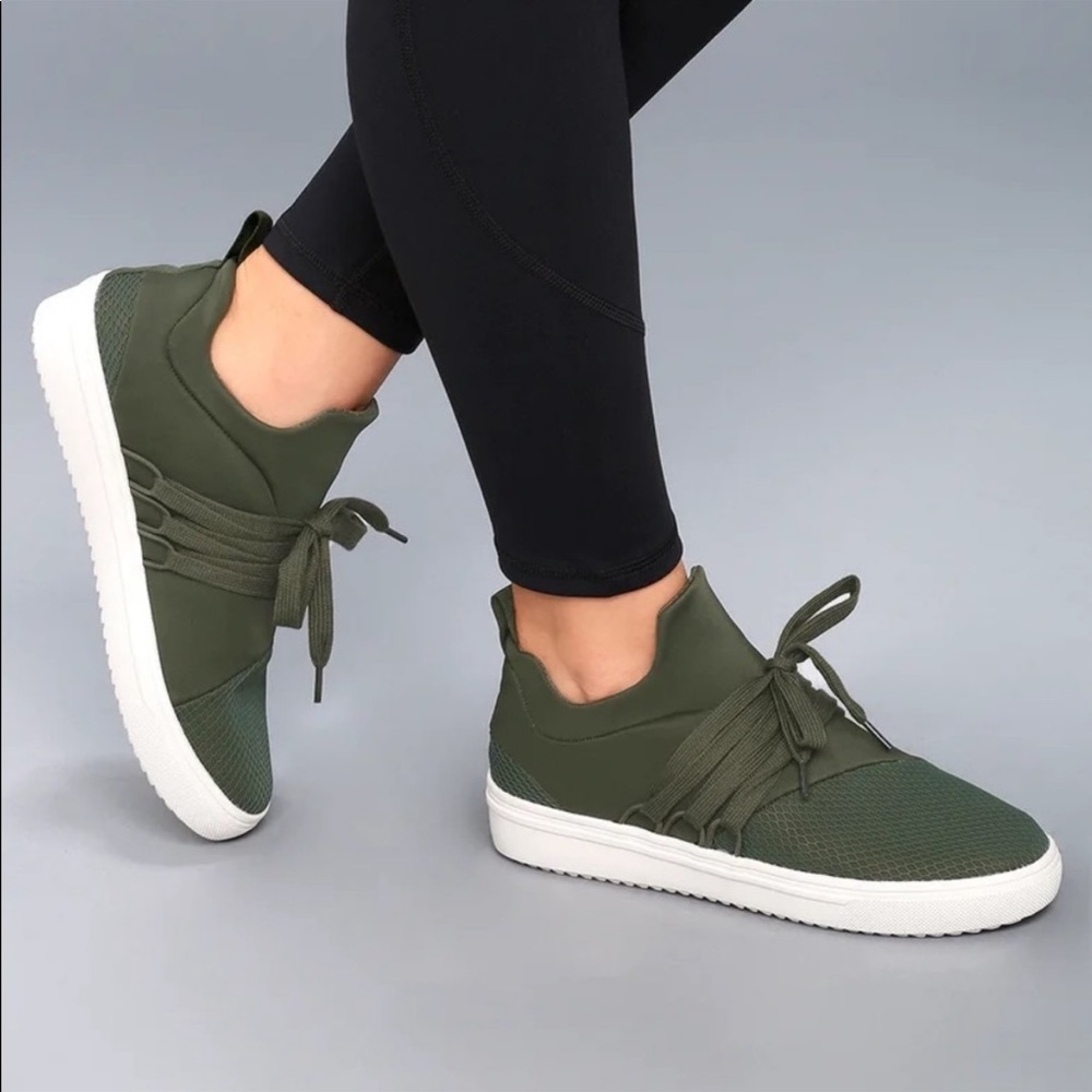 Steve Madden lancer olive green shoes size 7 1/2